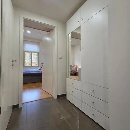Modern Center Flat Apartment